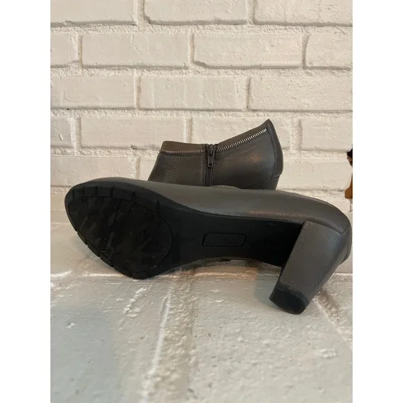 Anne Klein Gray Leather Side Zip Block Heel Ankle Boots Booties Womens 10 Y2K - Picture 6 of 6